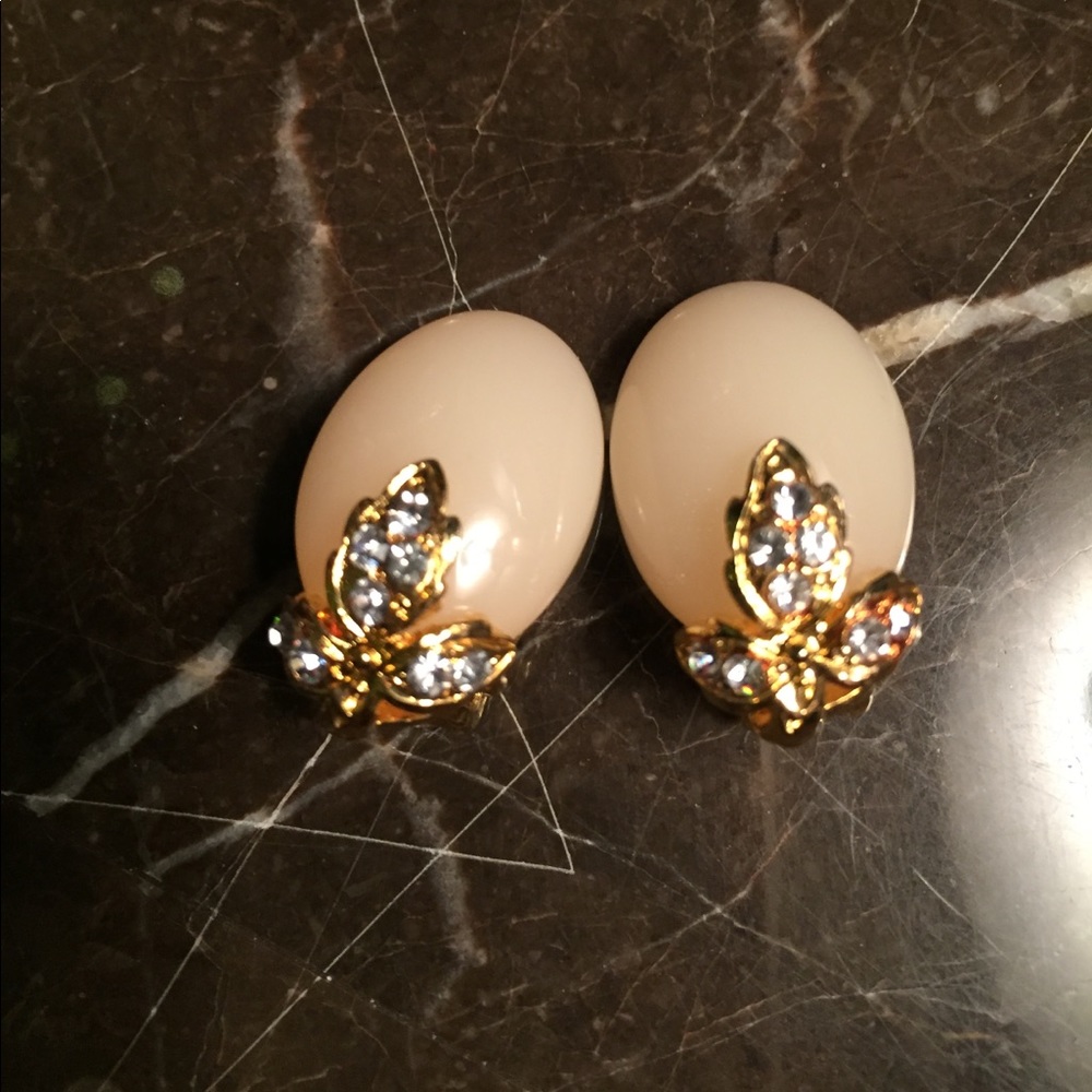 Vintage Clip On Earrings